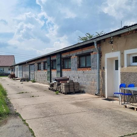 Apartmany Vinarstvi Klucov Lstibor Экстерьер фото